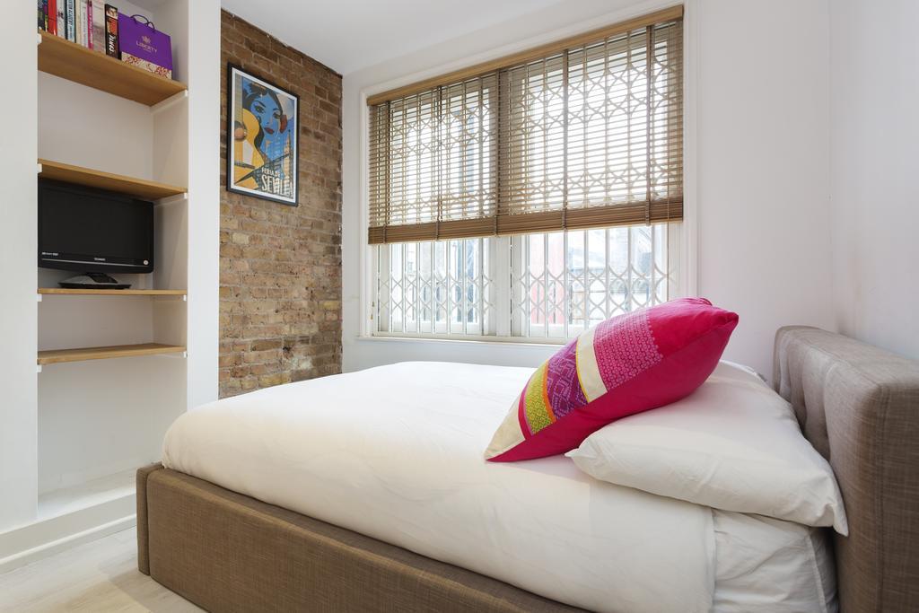 Veeve - Sophisticated Soho Apartment 런던 외부 사진