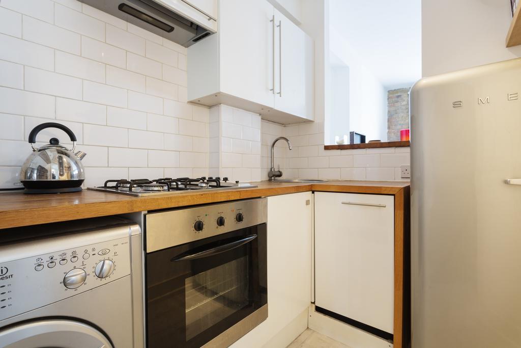 Veeve - Sophisticated Soho Apartment 런던 외부 사진