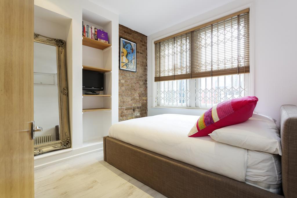 Veeve - Sophisticated Soho Apartment 런던 외부 사진
