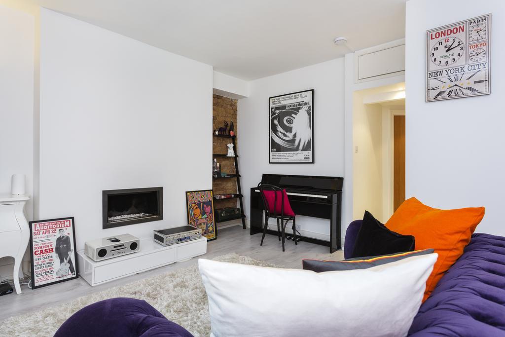 Veeve - Sophisticated Soho Apartment 런던 외부 사진